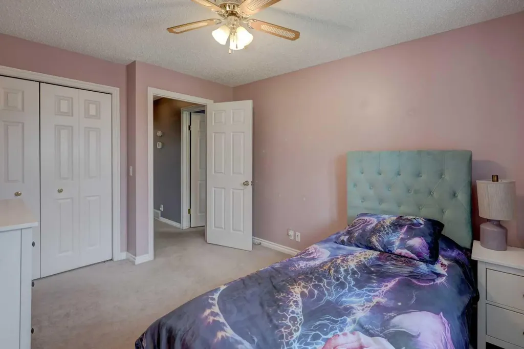 36 Hawksley Crescent NW Calgary AB T3G 3B9