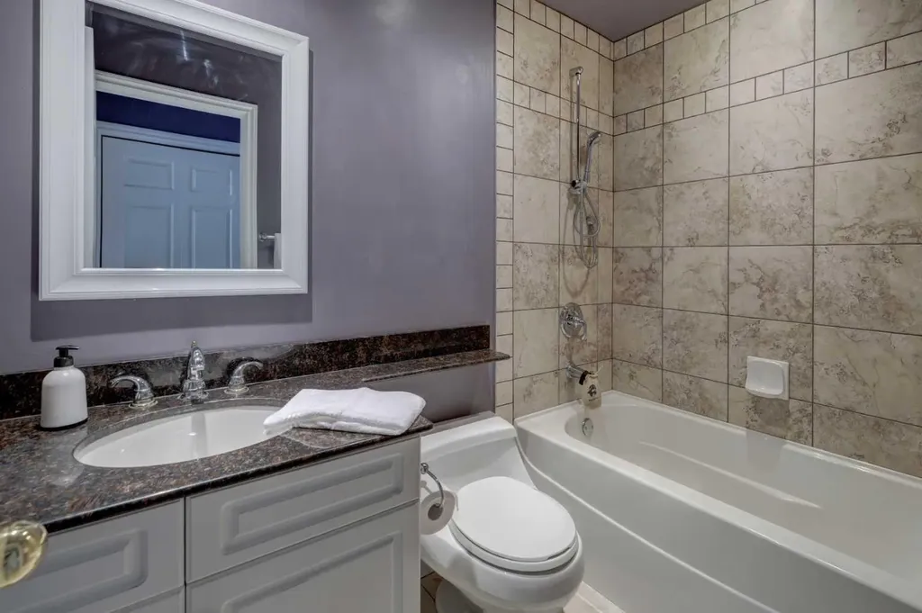 36 Hawksley Crescent NW Calgary AB T3G 3B9