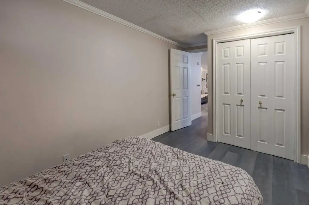 36 Hawksley Crescent NW Calgary AB T3G 3B9