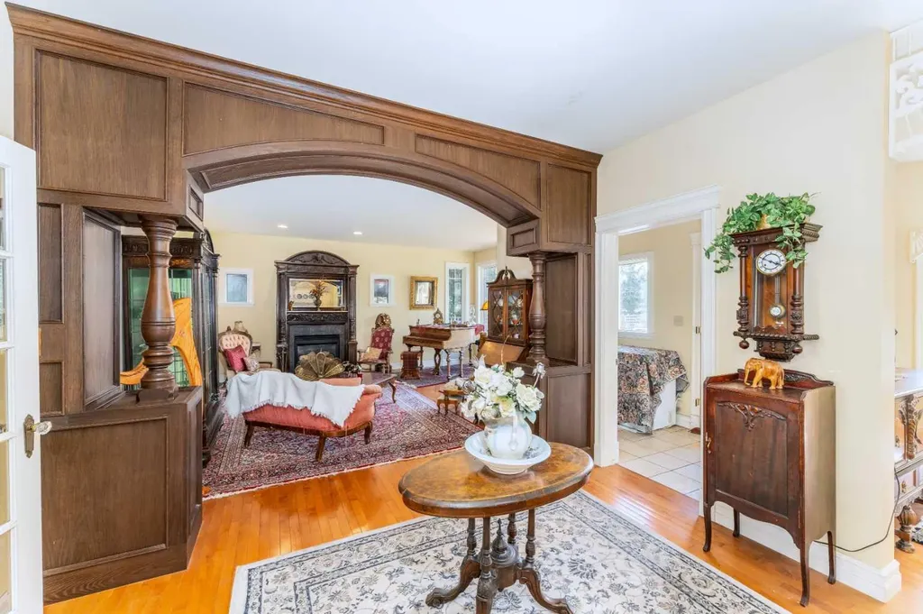 533 1st Street Canmore AB T1W3B8