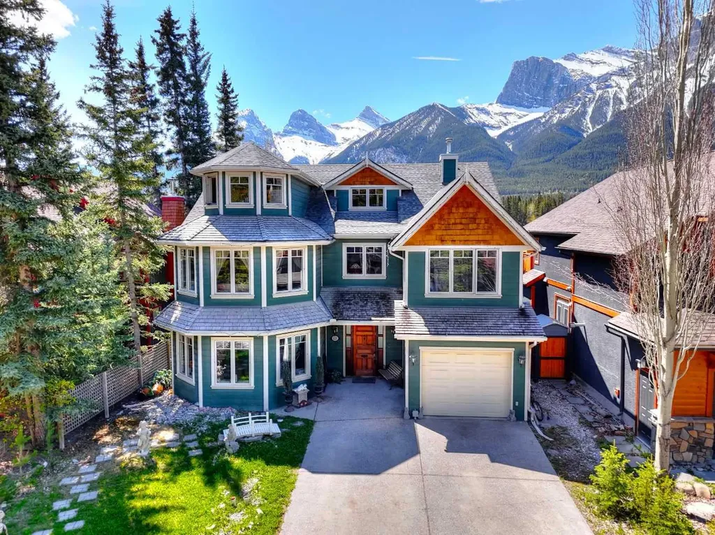 533 1st Street Canmore AB T1W3B8