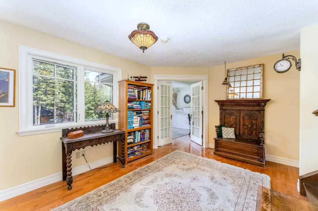 533 1st Street Canmore AB T1W3B8