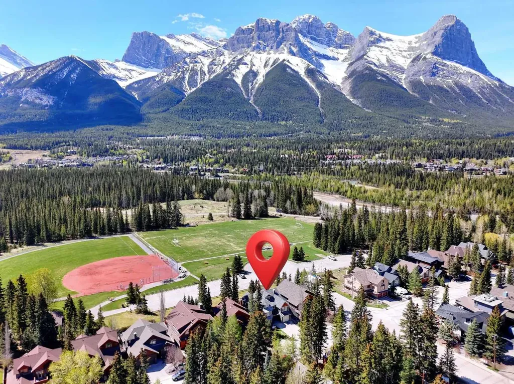 533 1st Street Canmore AB T1W3B8