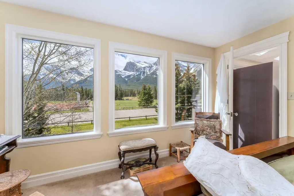 533 1st Street Canmore AB T1W3B8