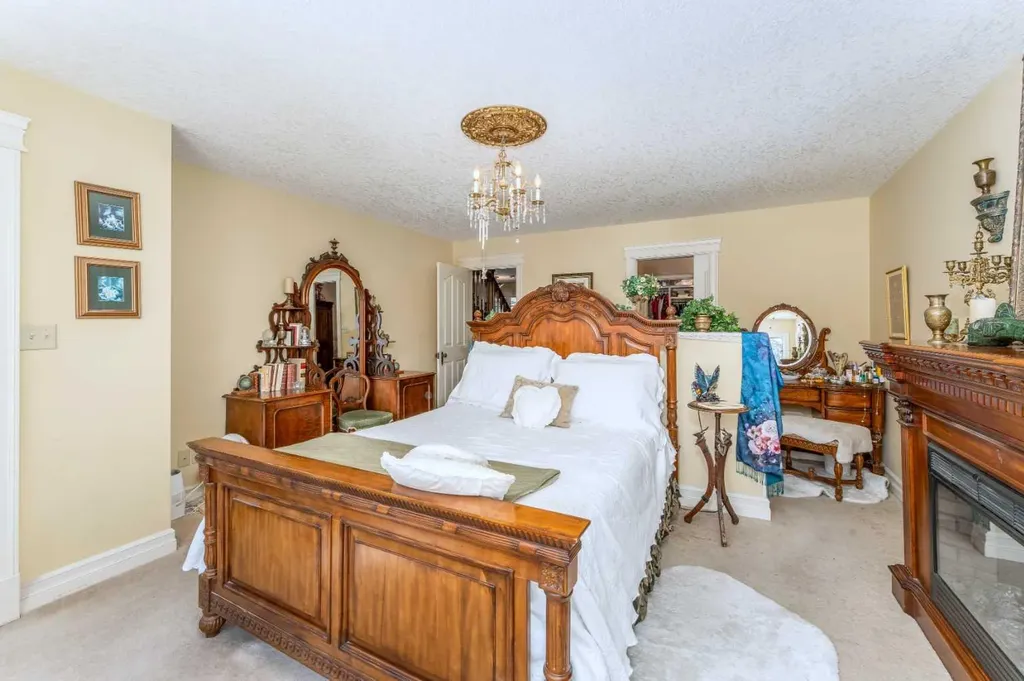 533 1st Street Canmore AB T1W3B8