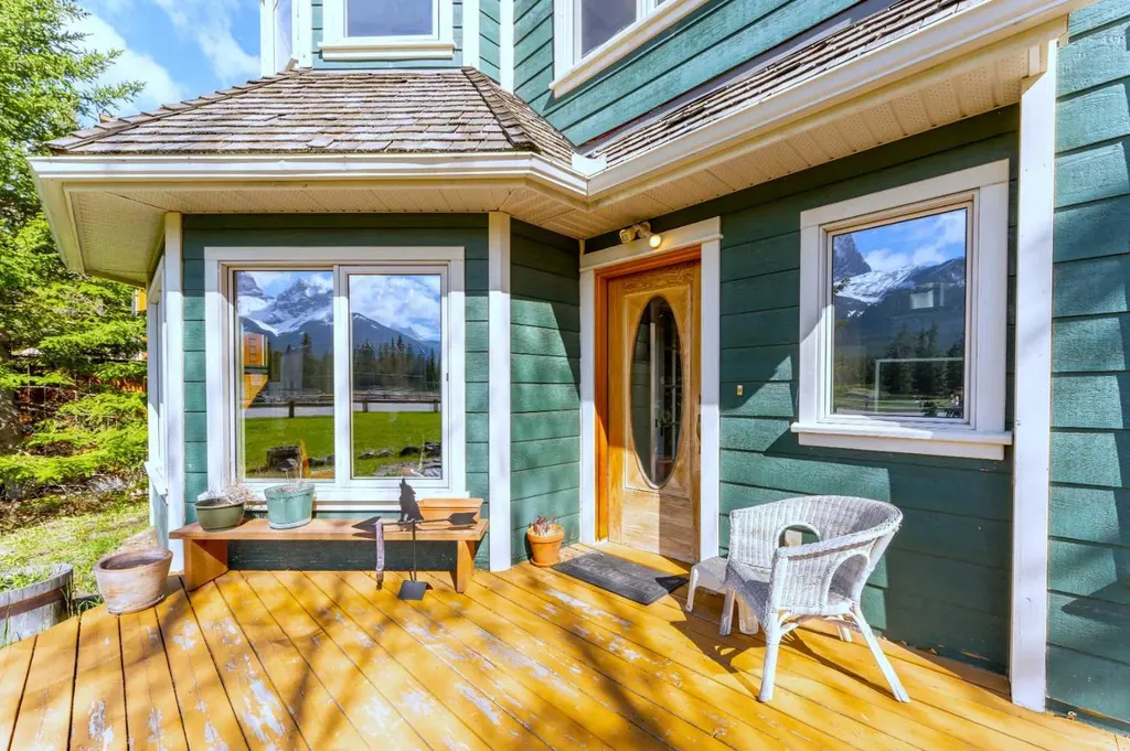 533 1st Street Canmore AB T1W3B8