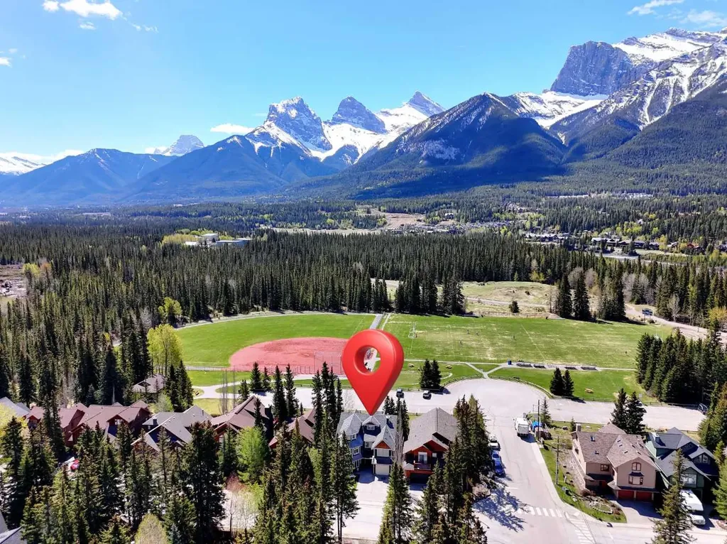 533 1st Street Canmore AB T1W3B8