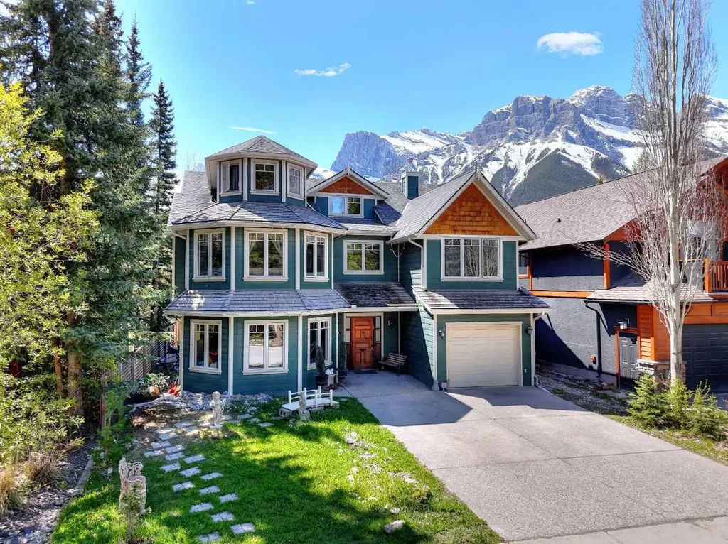 533 1st Street Canmore AB T1W3B8