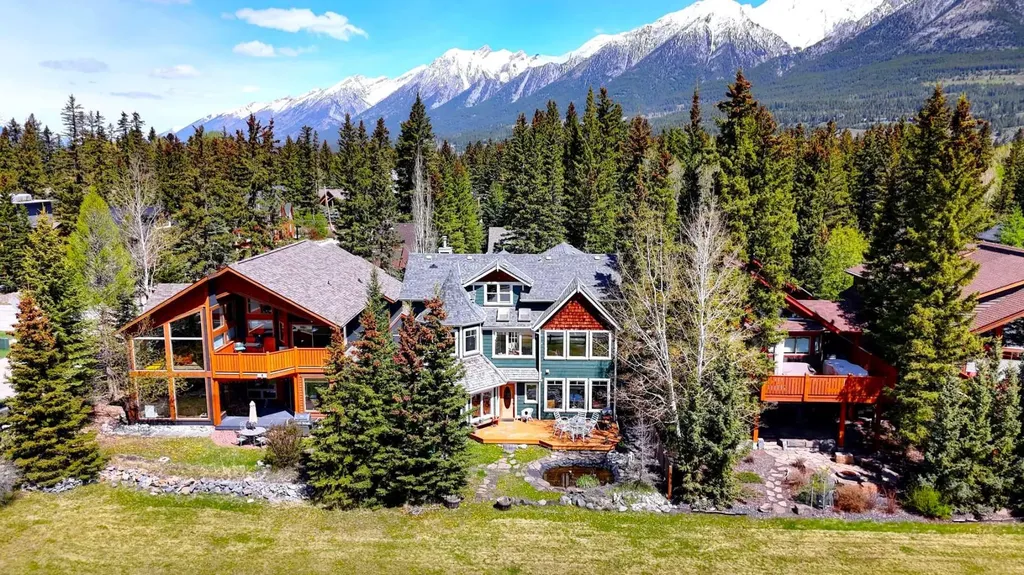 533 1st Street Canmore AB T1W3B8