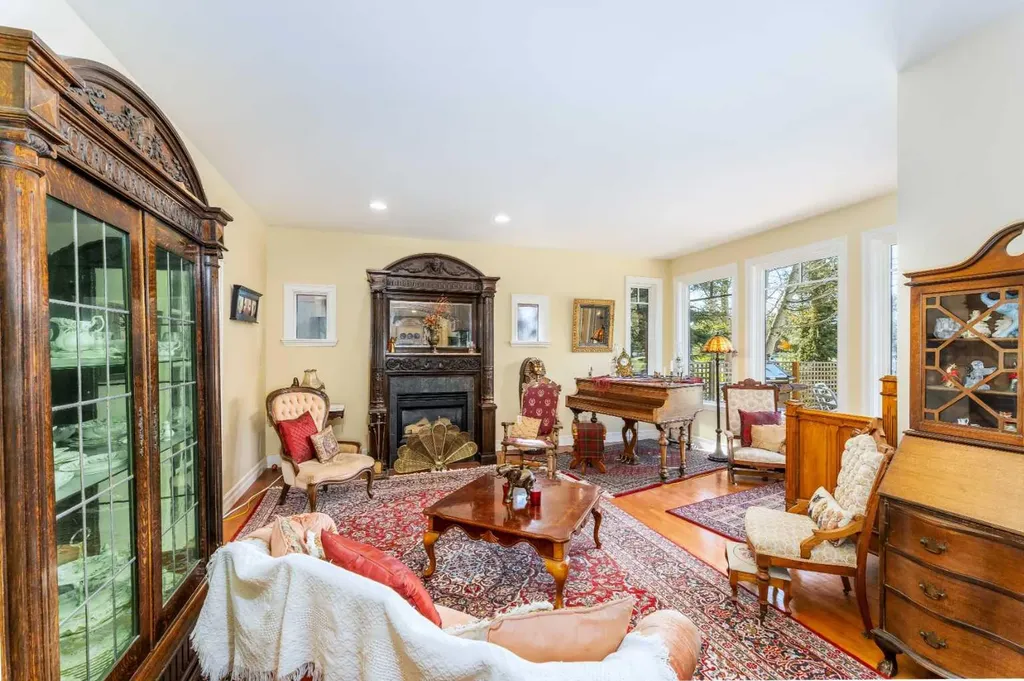 533 1st Street Canmore AB T1W3B8