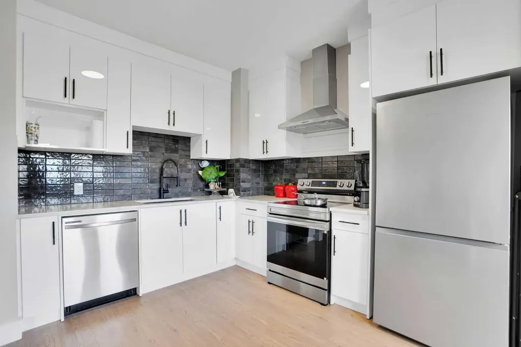 227 Citadel Lane NW Calgary AB T3G 4E1