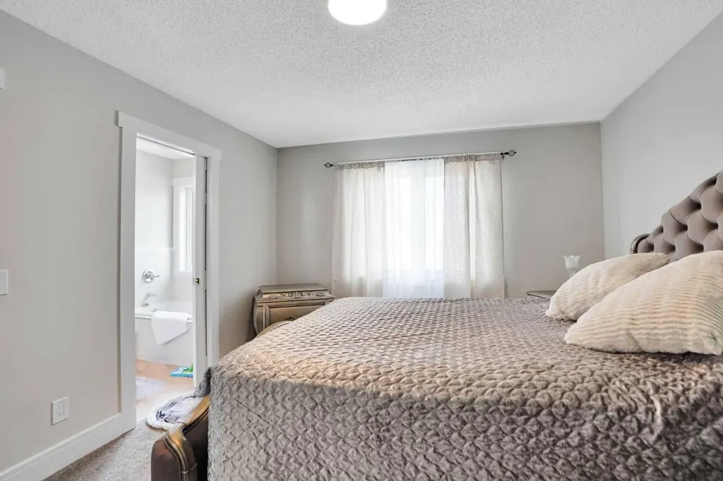 227 Citadel Lane NW Calgary AB T3G 4E1