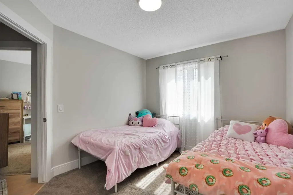 227 Citadel Lane NW Calgary AB T3G 4E1
