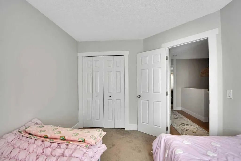 227 Citadel Lane NW Calgary AB T3G 4E1