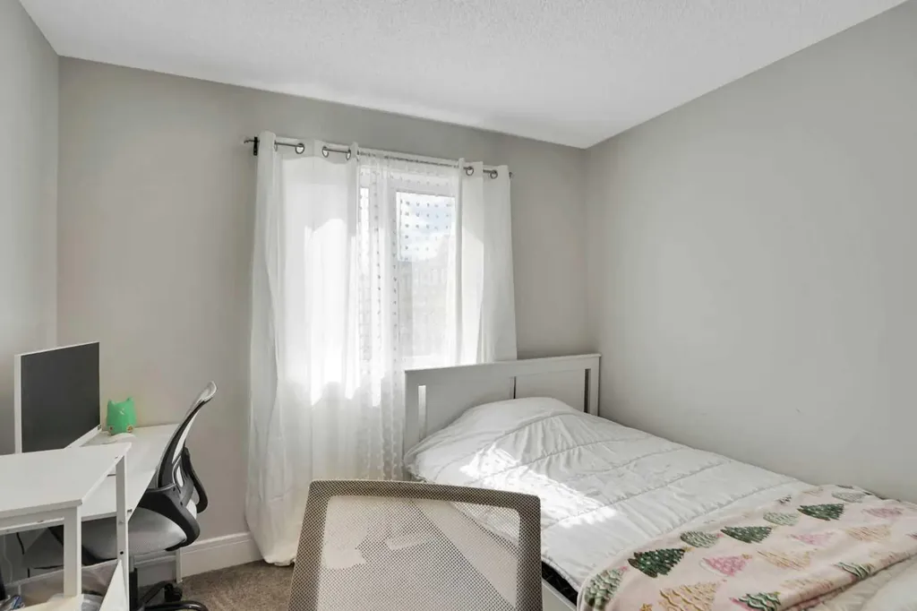 227 Citadel Lane NW Calgary AB T3G 4E1