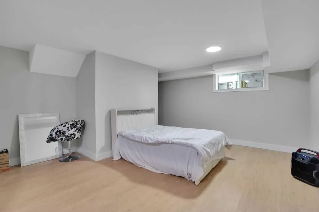227 Citadel Lane NW Calgary AB T3G 4E1