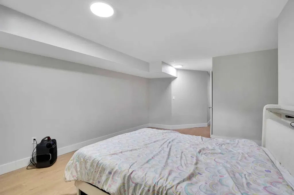 227 Citadel Lane NW Calgary AB T3G 4E1