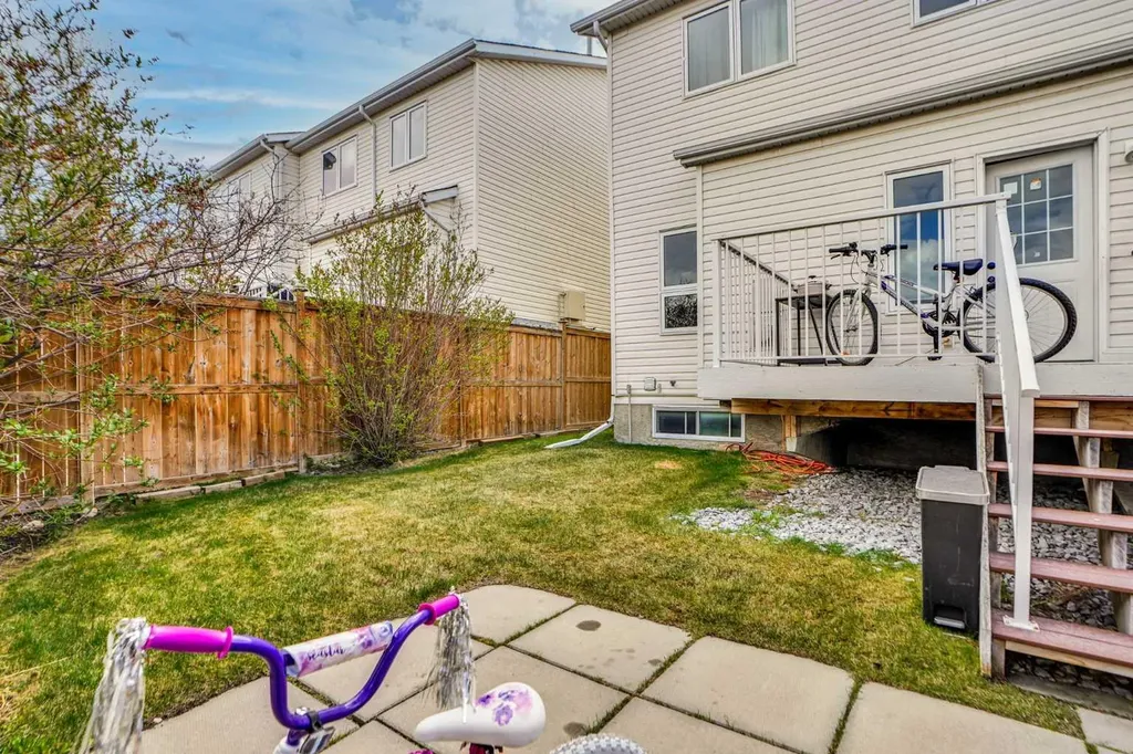 227 Citadel Lane NW Calgary AB T3G 4E1