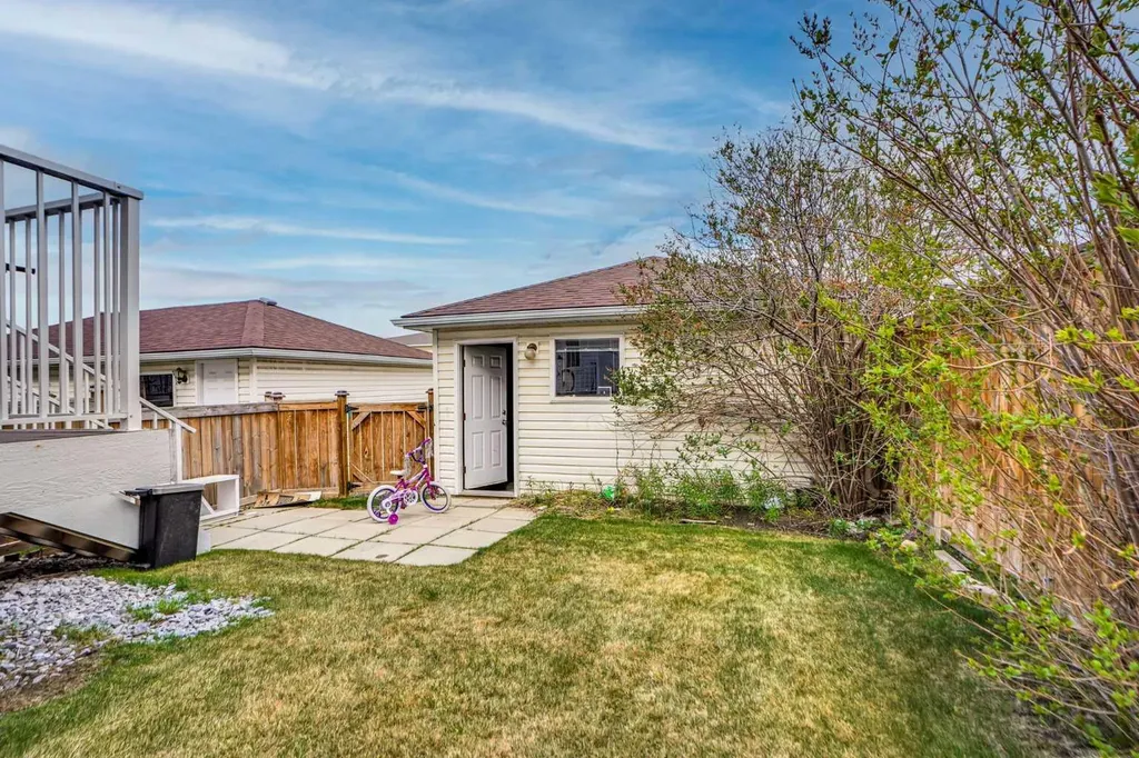 227 Citadel Lane NW Calgary AB T3G 4E1