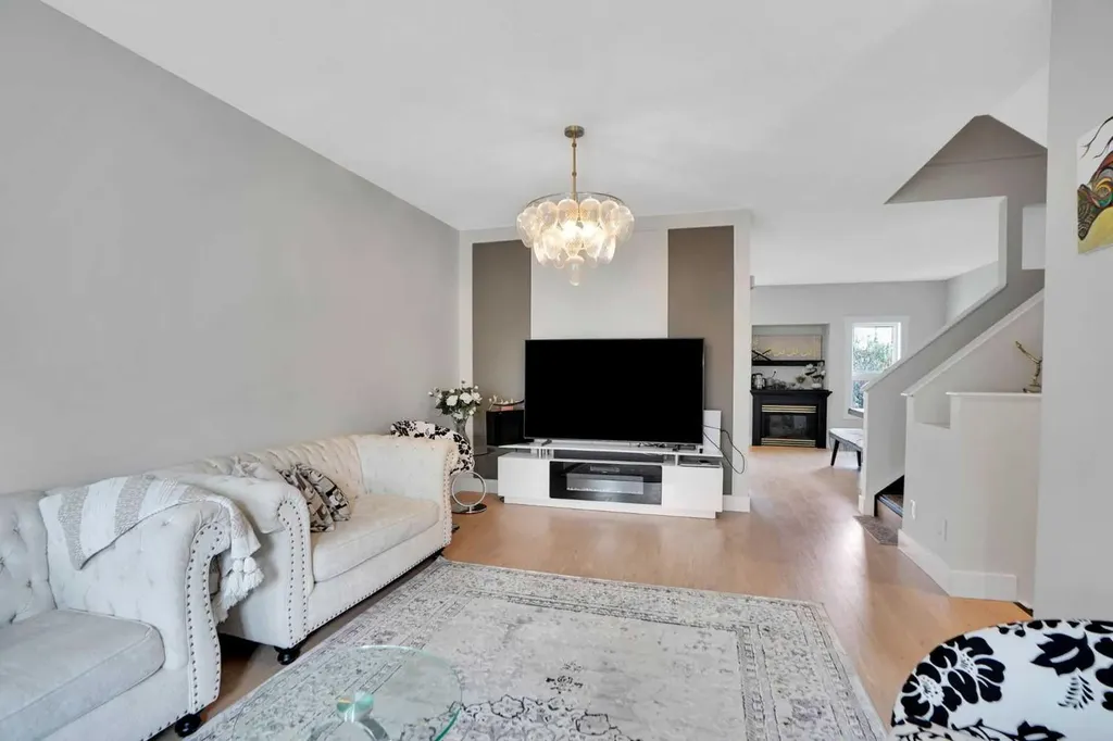 227 Citadel Lane NW Calgary AB T3G 4E1