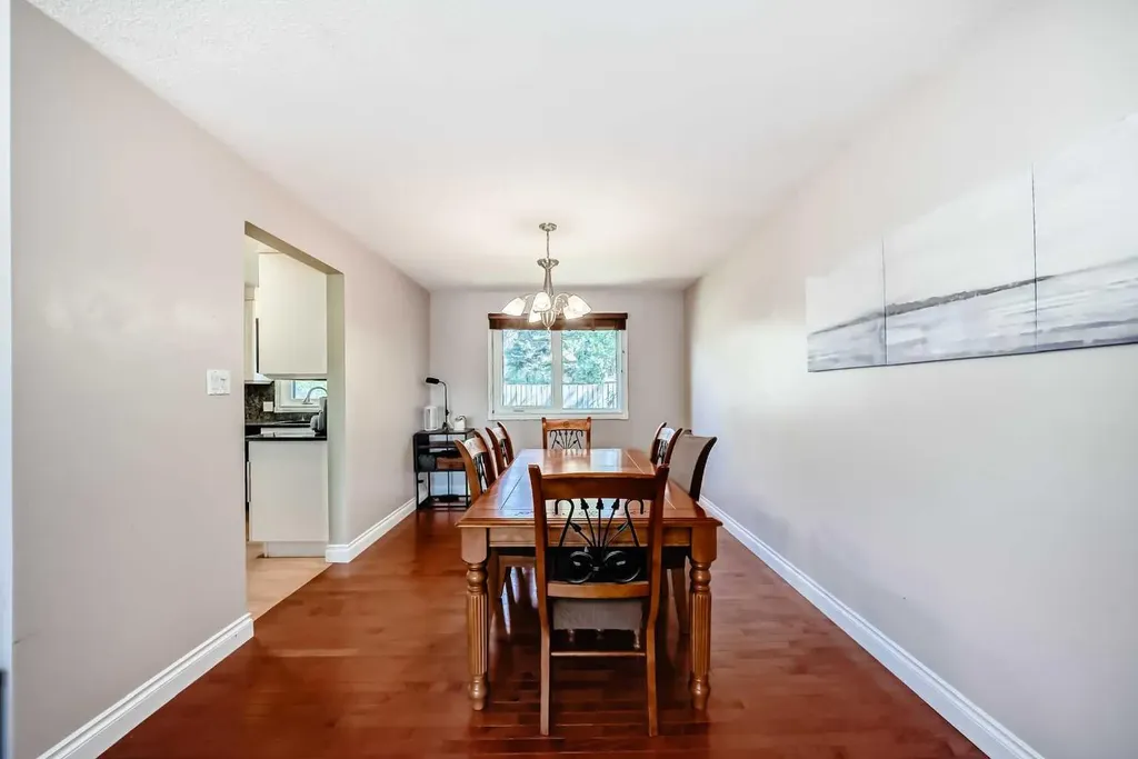 1220 73 Avenue SW Calgary AB T2V 0S1