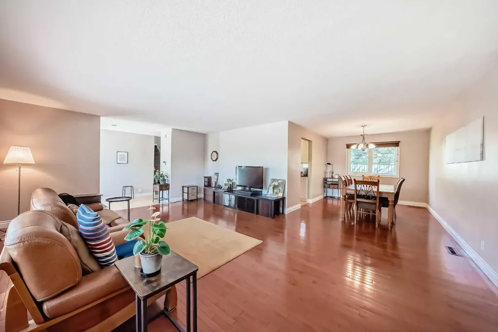 1220 73 Avenue SW Calgary AB T2V 0S1