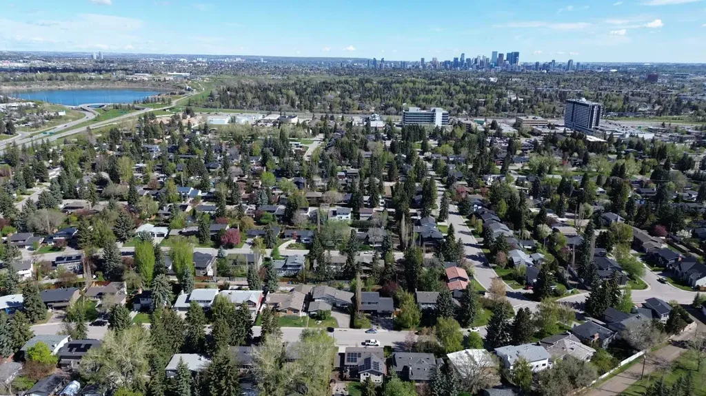 1220 73 Avenue SW Calgary AB T2V 0S1