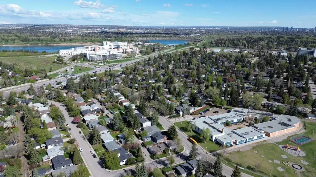 1220 73 Avenue SW Calgary AB T2V 0S1