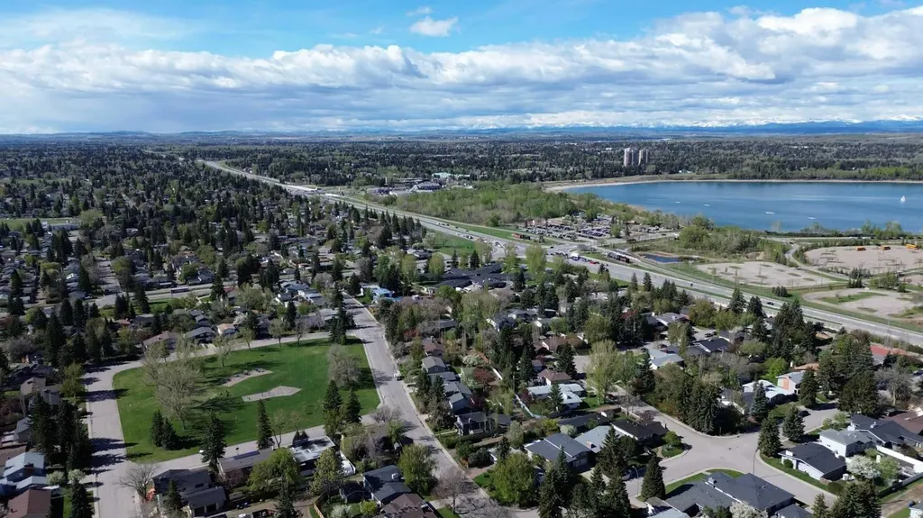 1220 73 Avenue SW Calgary AB T2V 0S1