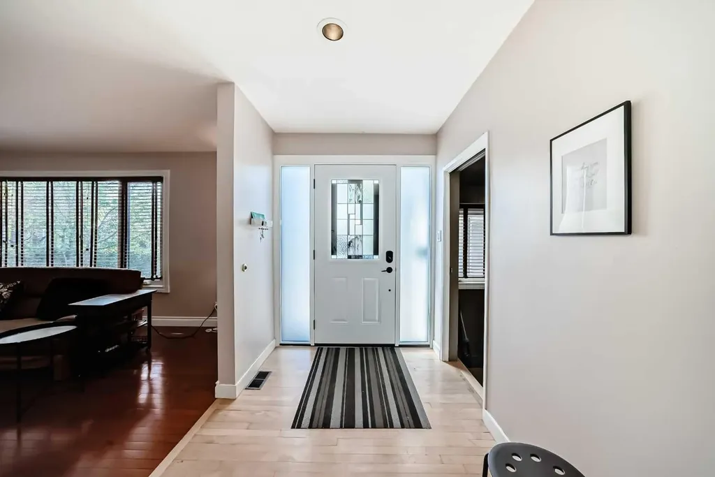 1220 73 Avenue SW Calgary AB T2V 0S1