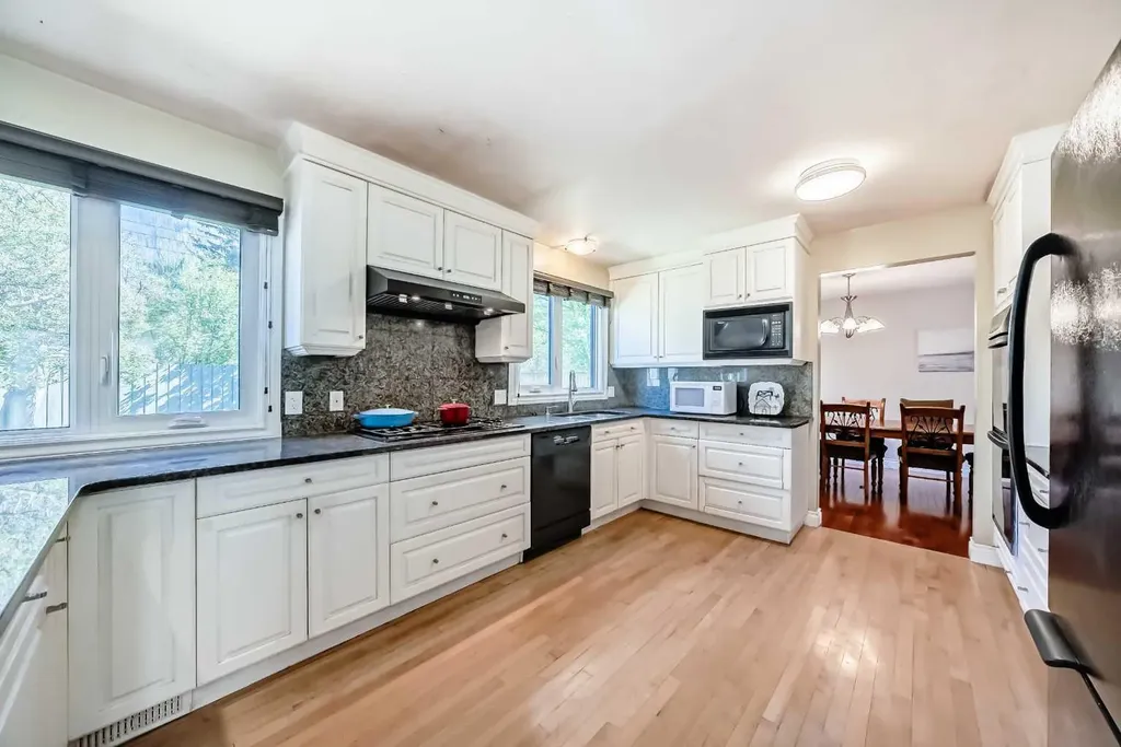 1220 73 Avenue SW Calgary AB T2V 0S1