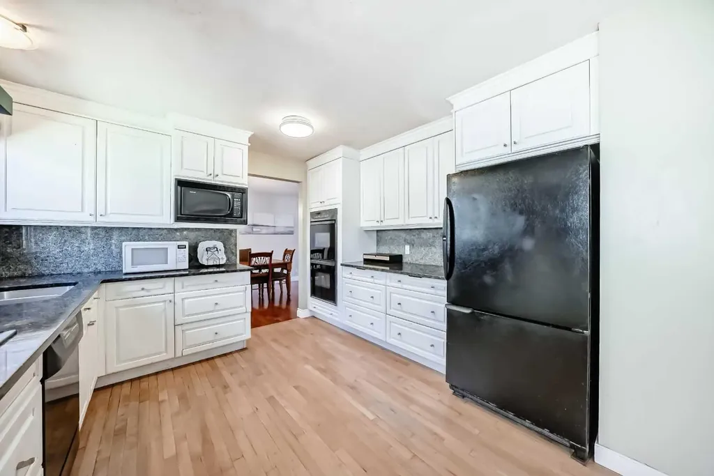 1220 73 Avenue SW Calgary AB T2V 0S1