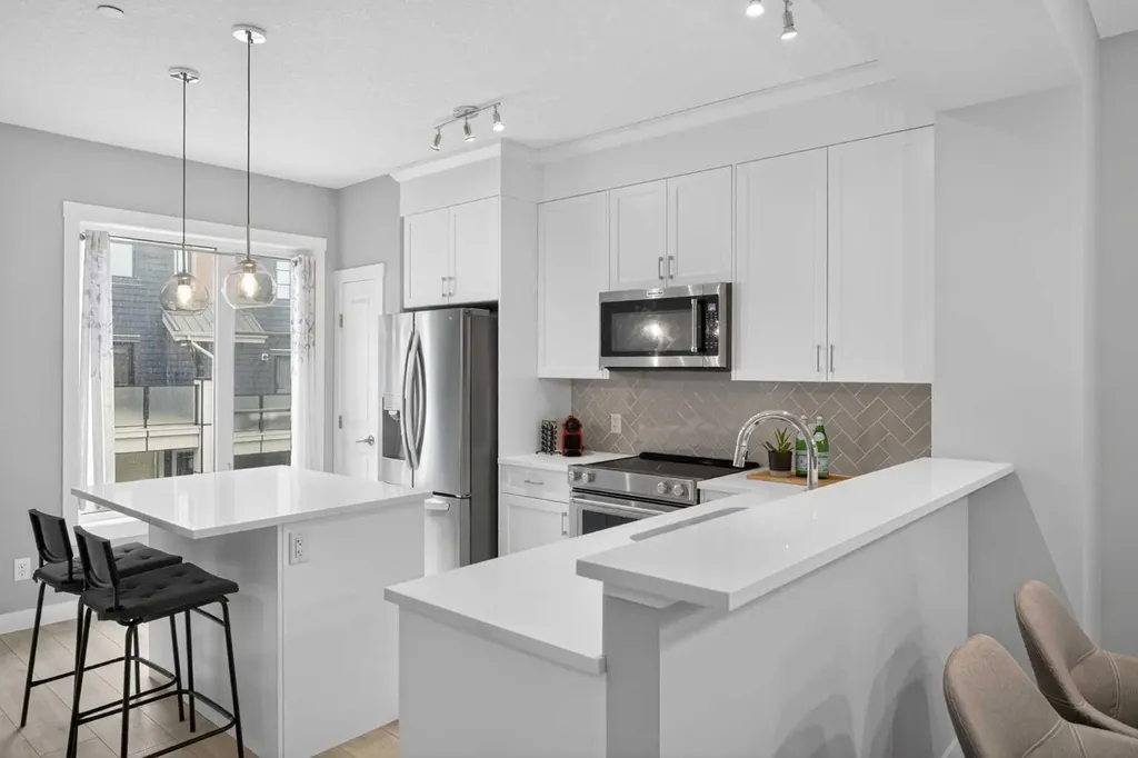 242 Livingston Common NE Calgary AB T3P 1K1