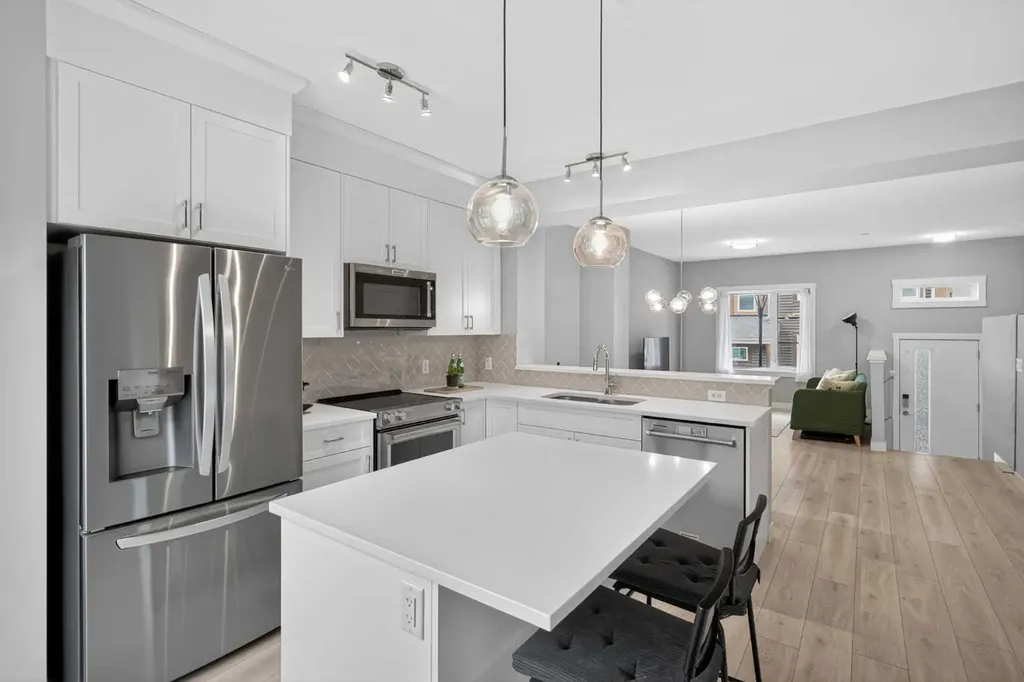 242 Livingston Common NE Calgary AB T3P 1K1