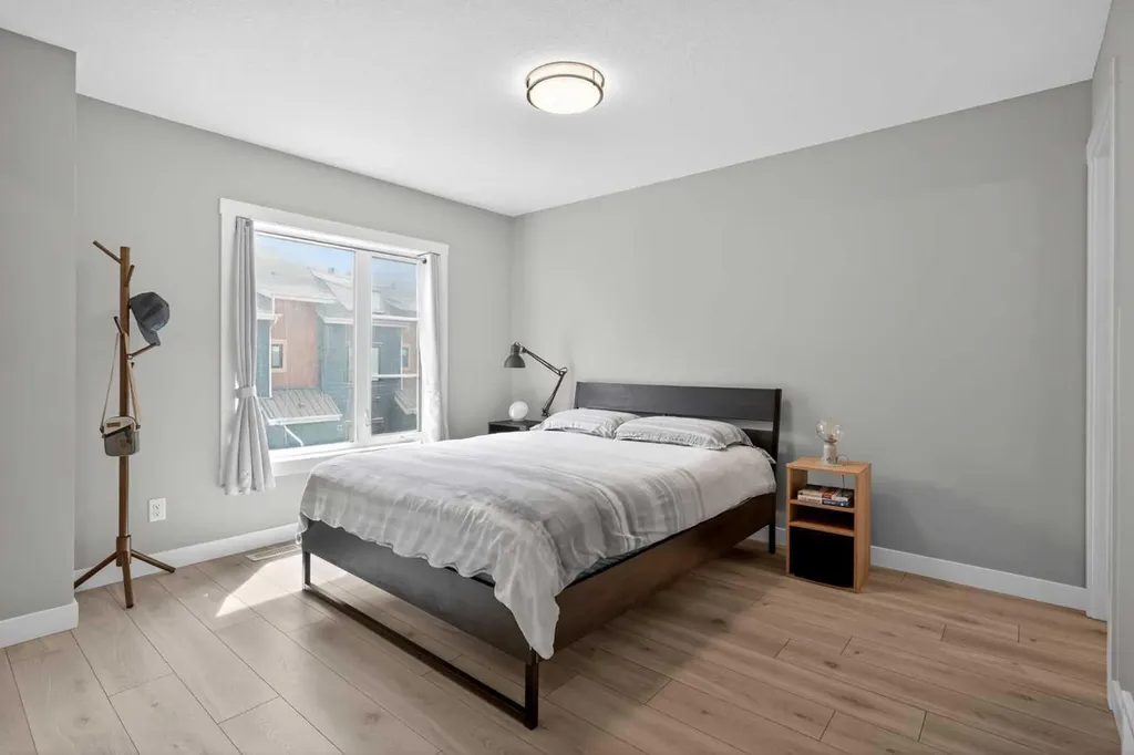 242 Livingston Common NE Calgary AB T3P 1K1