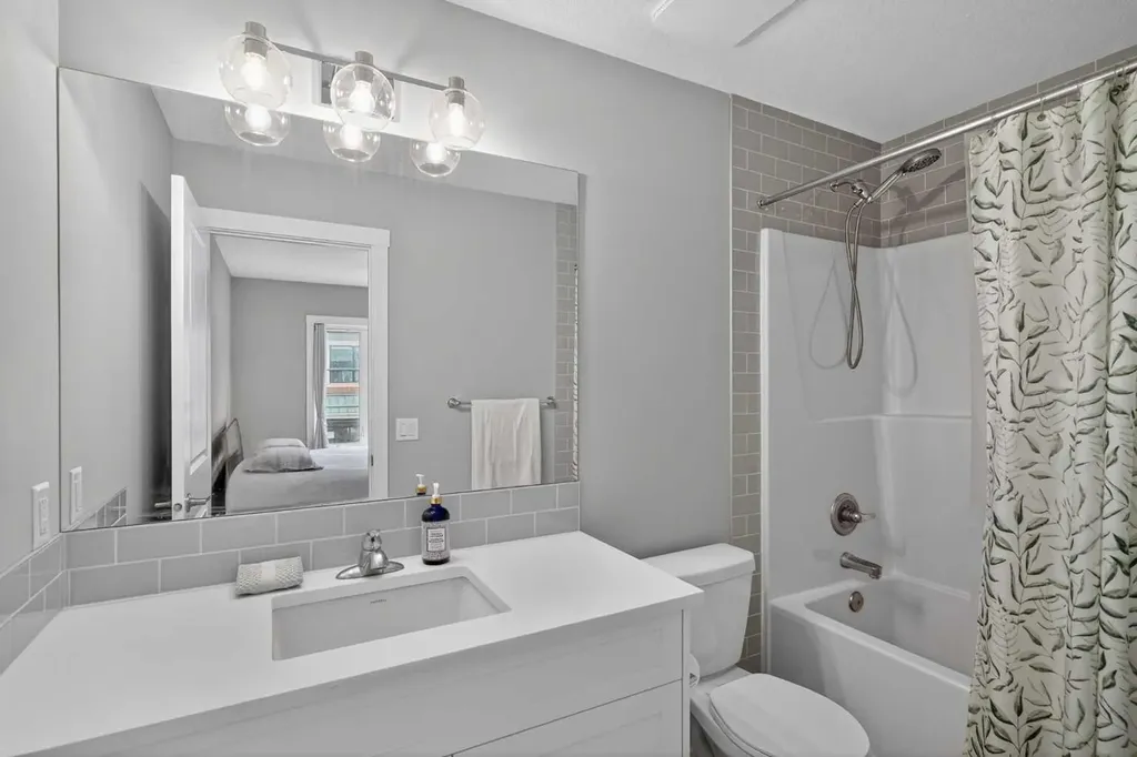 242 Livingston Common NE Calgary AB T3P 1K1