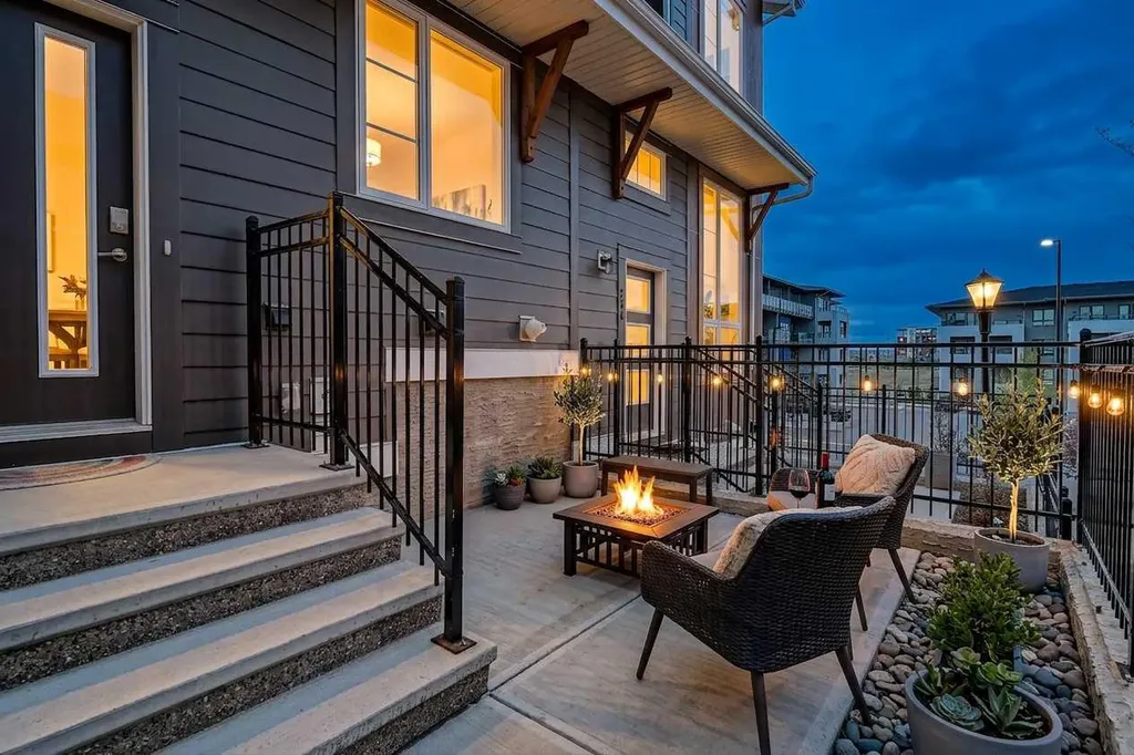 242 Livingston Common NE Calgary AB T3P 1K1