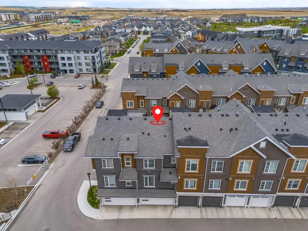 242 Livingston Common NE Calgary AB T3P 1K1