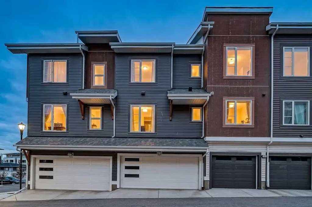 242 Livingston Common NE Calgary AB T3P 1K1
