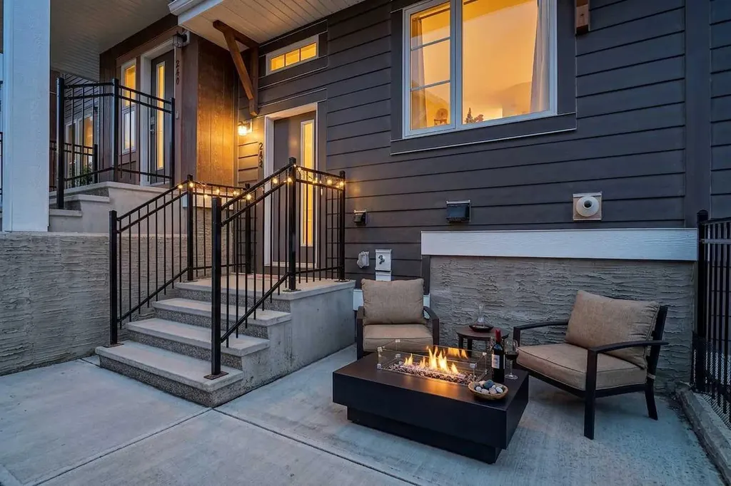 242 Livingston Common NE Calgary AB T3P 1K1