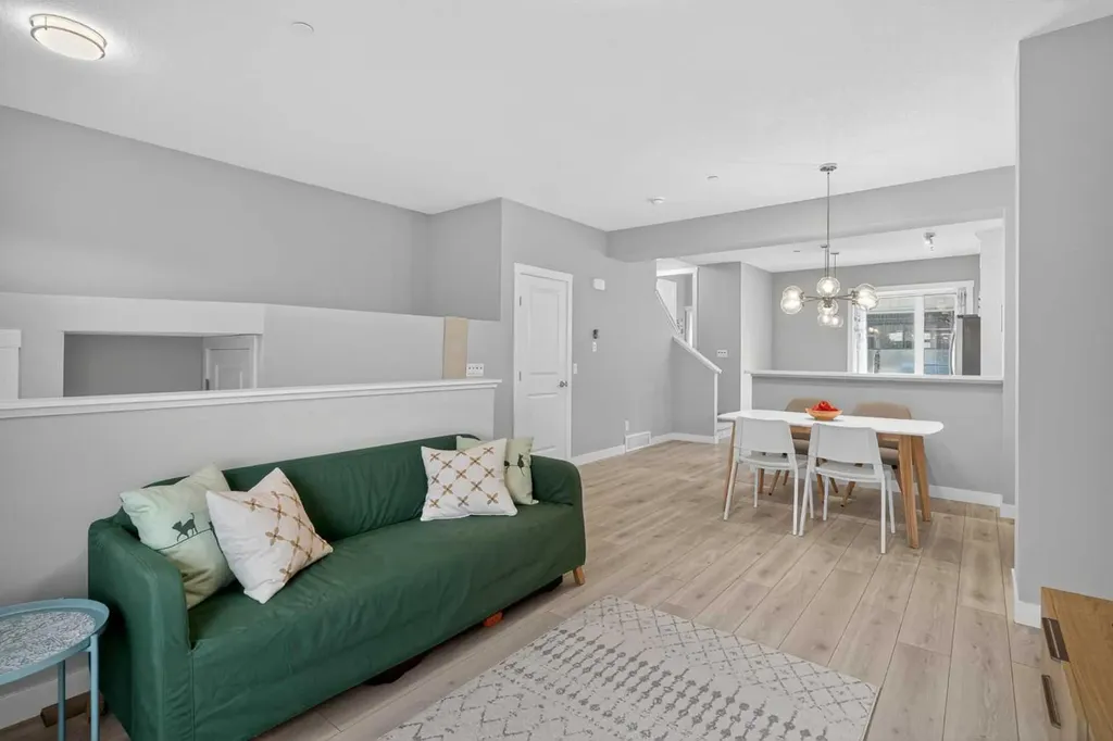 242 Livingston Common NE Calgary AB T3P 1K1