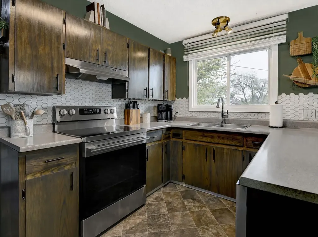 10409 117 Street Fairview AB T0H 1L0