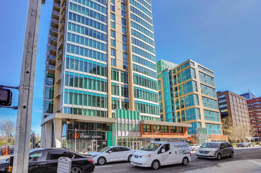 880 4 Avenue SW Calgary AB T2P 0K4