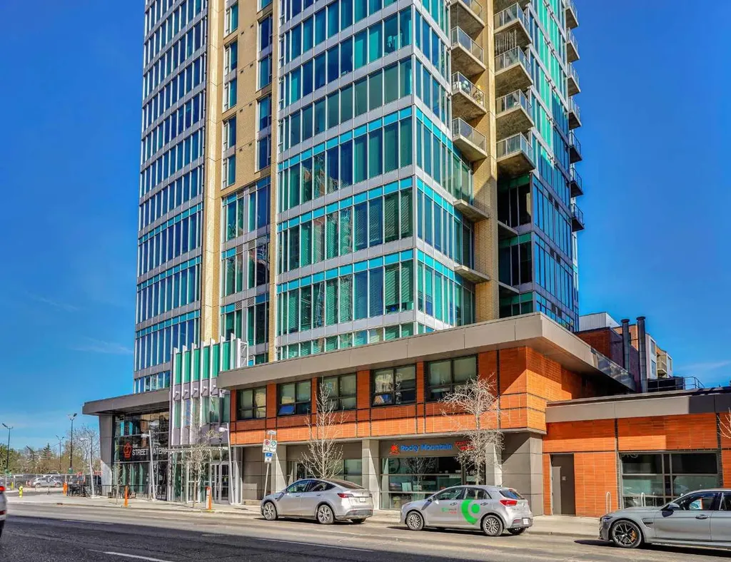 880 4 Avenue SW Calgary AB T2P 0K4