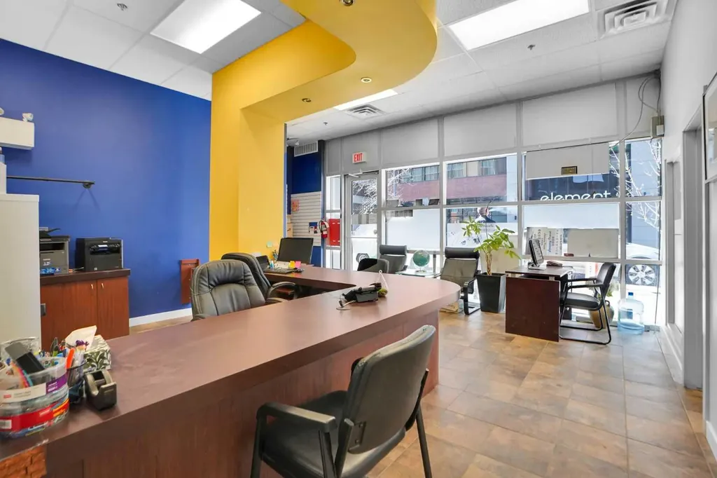 880 4 Avenue SW Calgary AB T2P 0K4