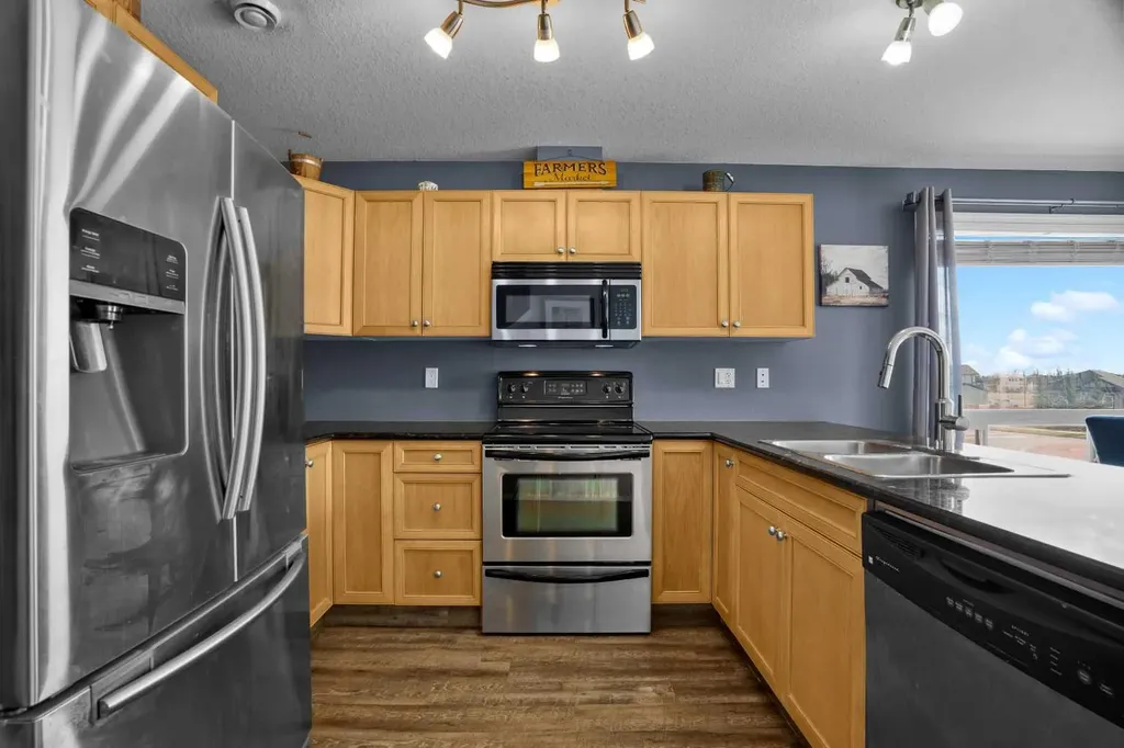 302 Sunrise Terrace NE High River AB T1V 0C3