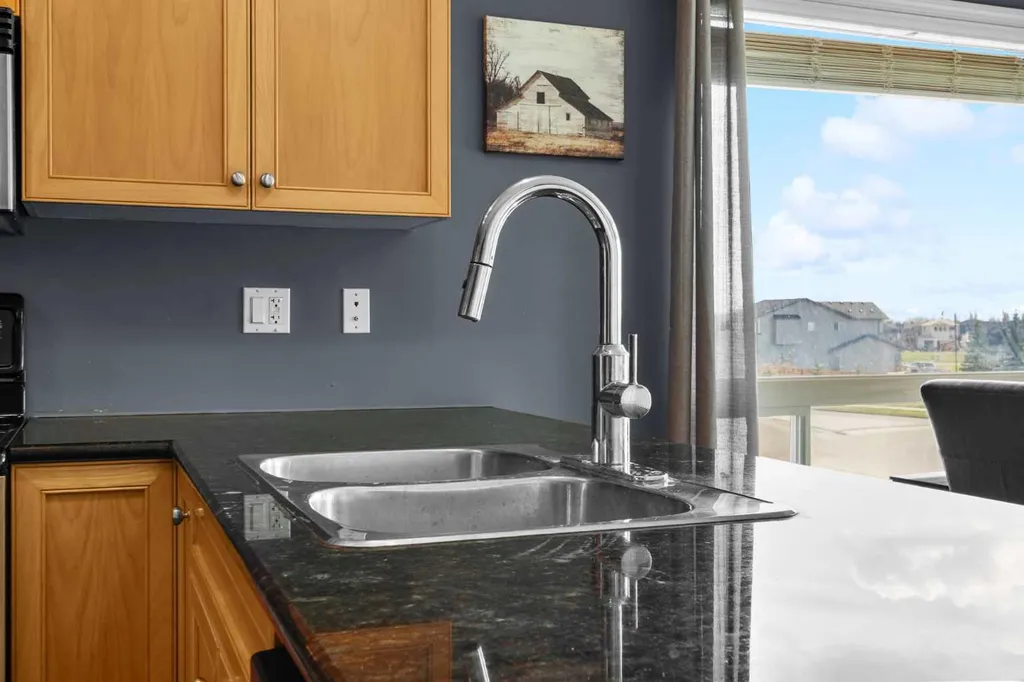302 Sunrise Terrace NE High River AB T1V 0C3