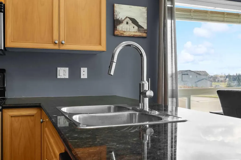 302 Sunrise Terrace NE High River AB T1V 0C3