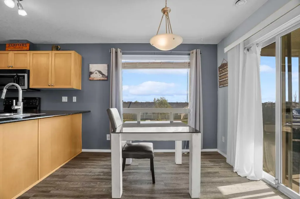 302 Sunrise Terrace NE High River AB T1V 0C3