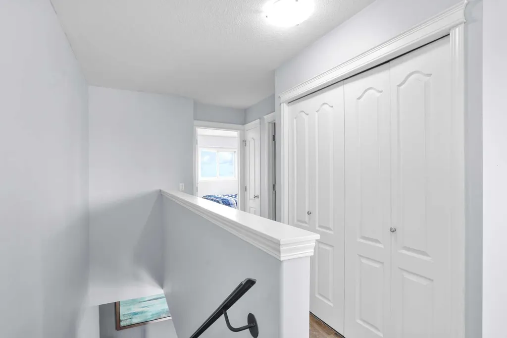 302 Sunrise Terrace NE High River AB T1V 0C3